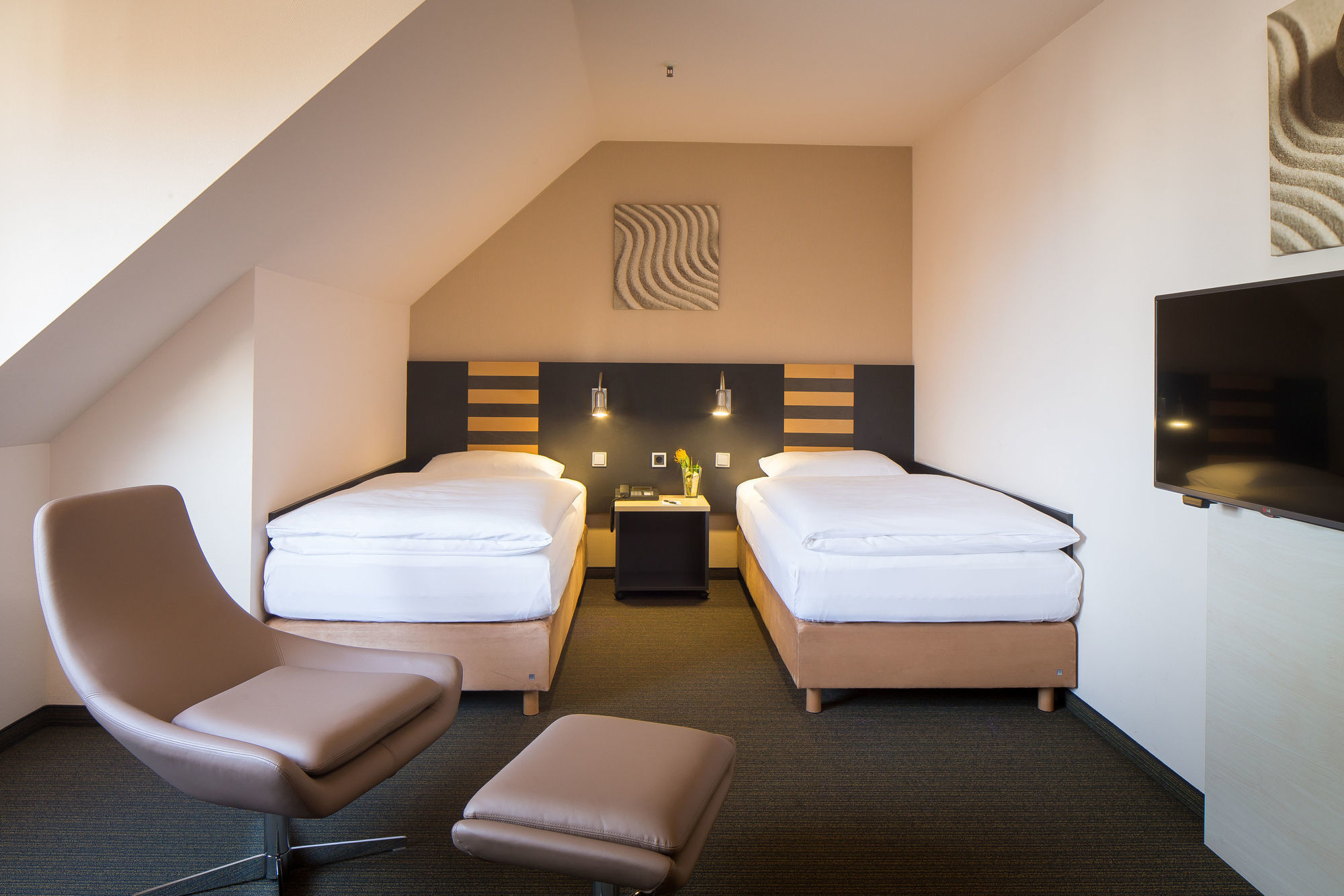 Lindner Hotel Frankfurt Hochst, Part Of Jdv By Hyatt Φραγκφούρτη Δωμάτιο φωτογραφία